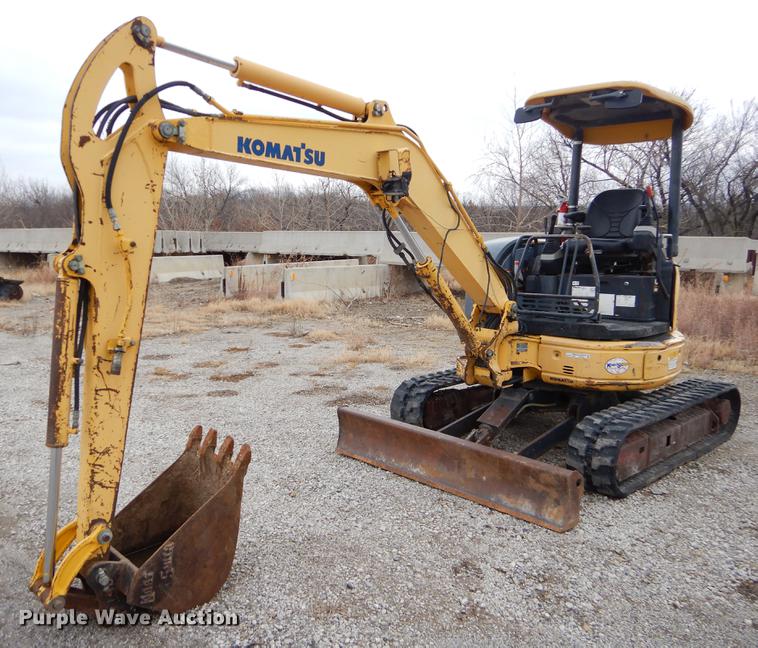 image for item ER9367 2006 Komatsu PC35MR-2 mini excavator