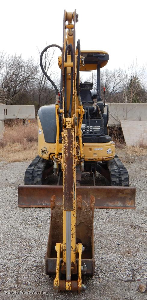 image for item ER9367 2006 Komatsu PC35MR-2 mini excavator