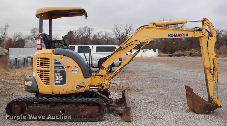image for item ER9367 2006 Komatsu PC35MR-2 mini excavator