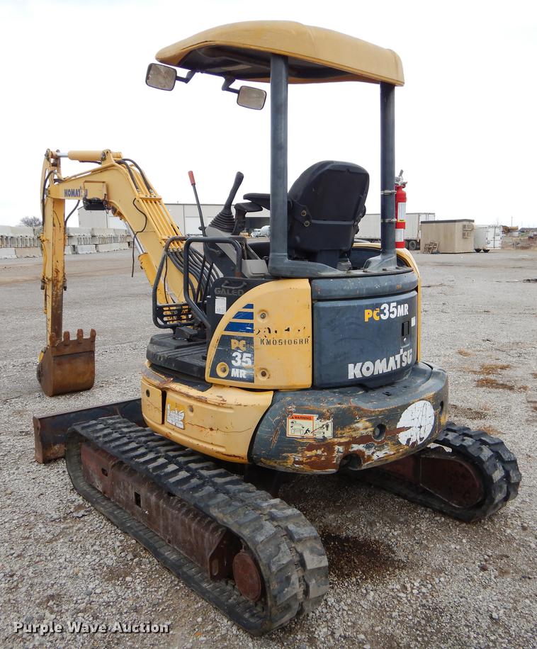 image for item ER9367 2006 Komatsu PC35MR-2 mini excavator