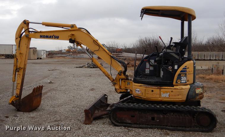 image for item ER9367 2006 Komatsu PC35MR-2 mini excavator