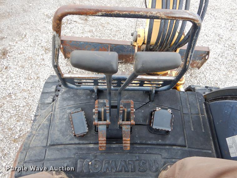 image for item ER9367 2006 Komatsu PC35MR-2 mini excavator