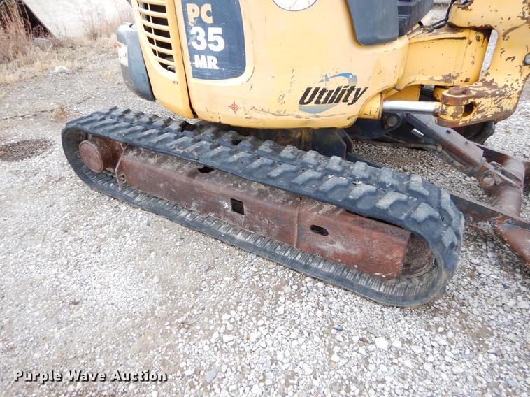 image for item ER9367 2006 Komatsu PC35MR-2 mini excavator