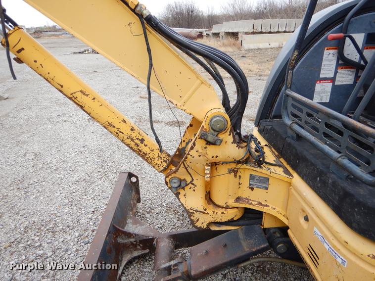 image for item ER9367 2006 Komatsu PC35MR-2 mini excavator