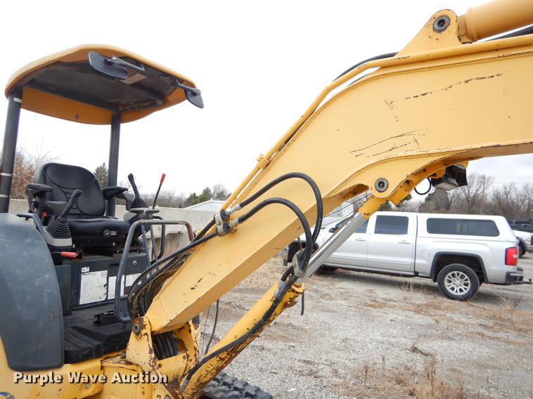 image for item ER9367 2006 Komatsu PC35MR-2 mini excavator