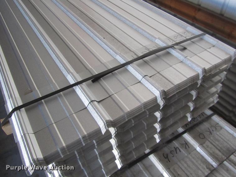 image for item G1432 (80) sheets of metal siding/roofing
