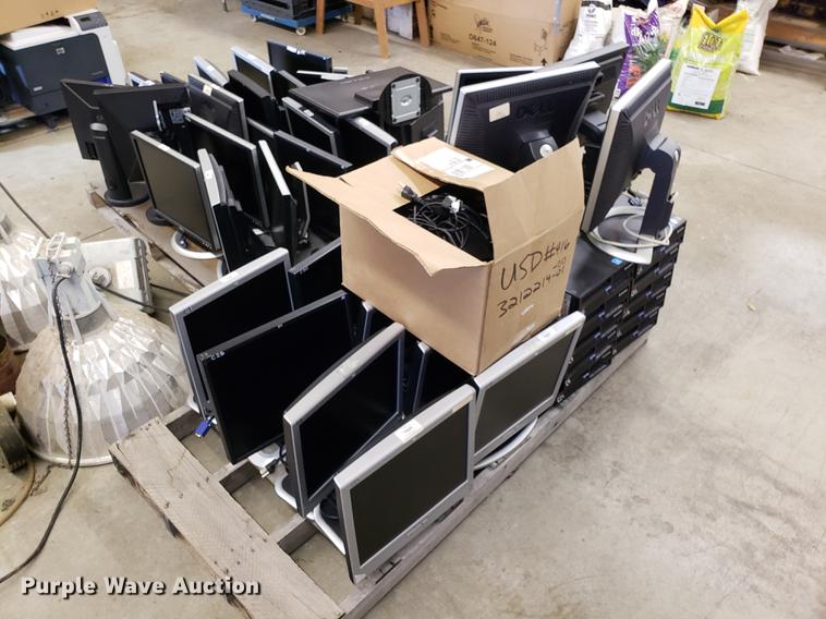 image for item AV9370 Approximately 28 CPUs