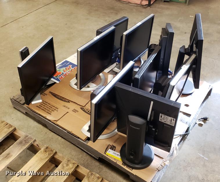 image for item AV9370 Approximately 28 CPUs