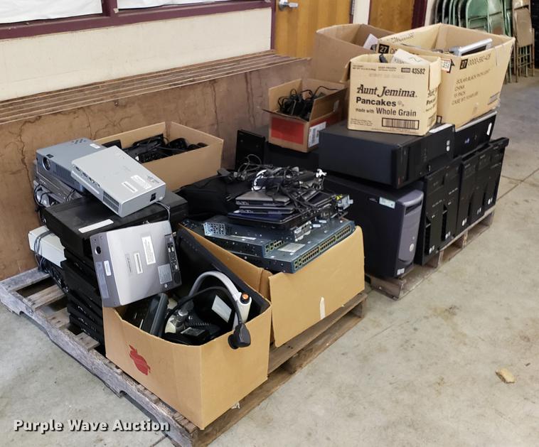 image for item AV9371 Approximately 16 CPUs