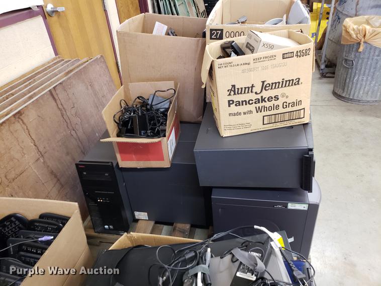 image for item AV9371 Approximately 16 CPUs