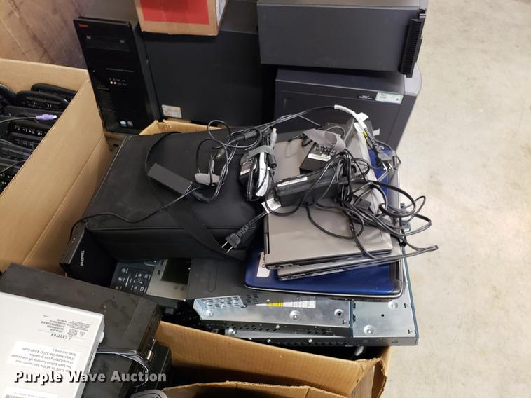 image for item AV9371 Approximately 16 CPUs