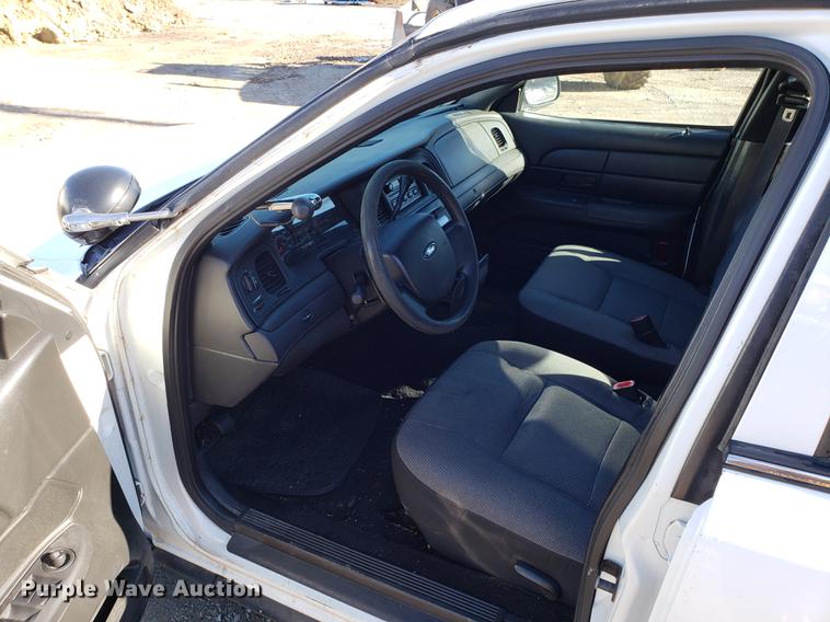 image for item AV9392 2009 Ford Crown Victoria Police Interceptor