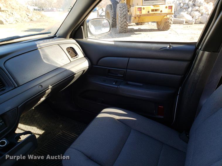 image for item AV9392 2009 Ford Crown Victoria Police Interceptor