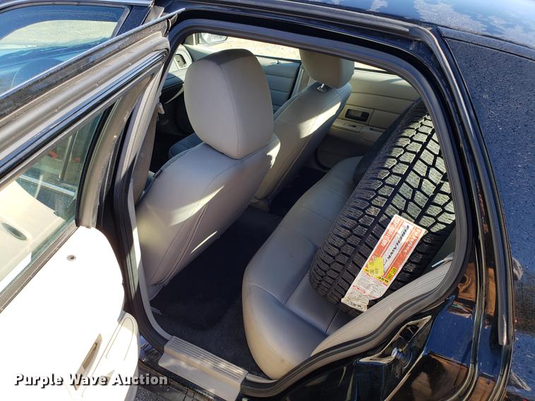 image for item AV9393 2011 Ford Crown Victoria Police Interceptor