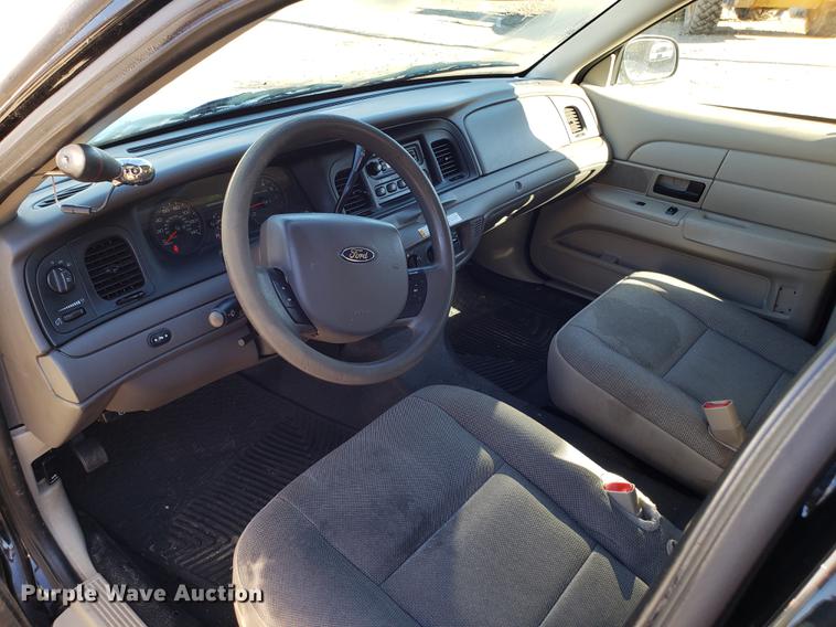 image for item AV9393 2011 Ford Crown Victoria Police Interceptor