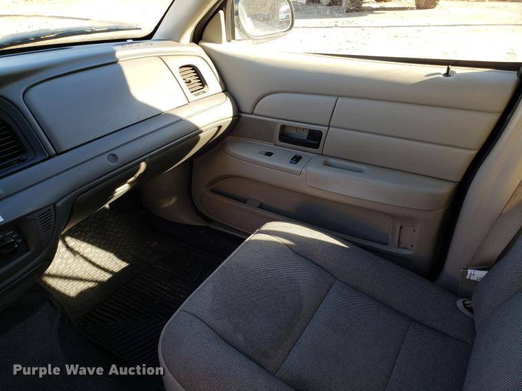 image for item AV9393 2011 Ford Crown Victoria Police Interceptor