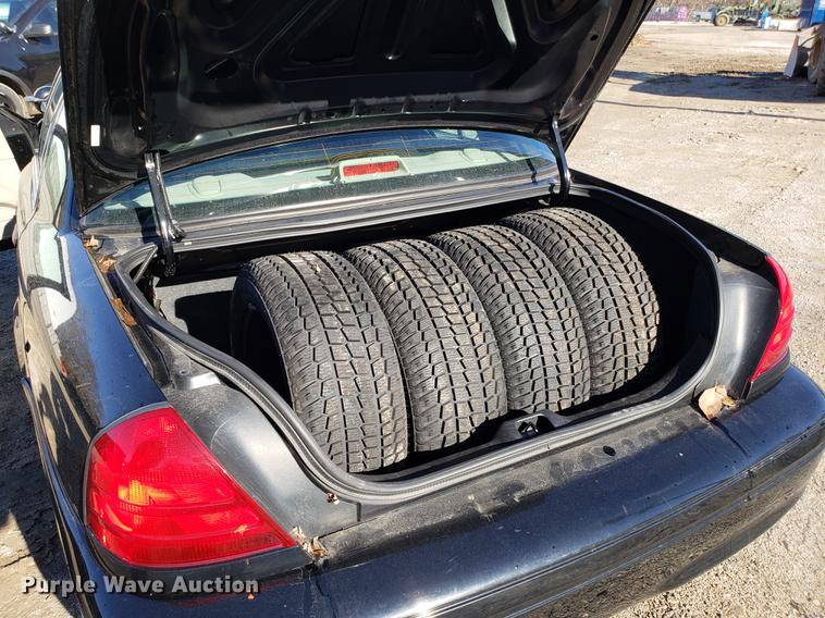 image for item AV9393 2011 Ford Crown Victoria Police Interceptor