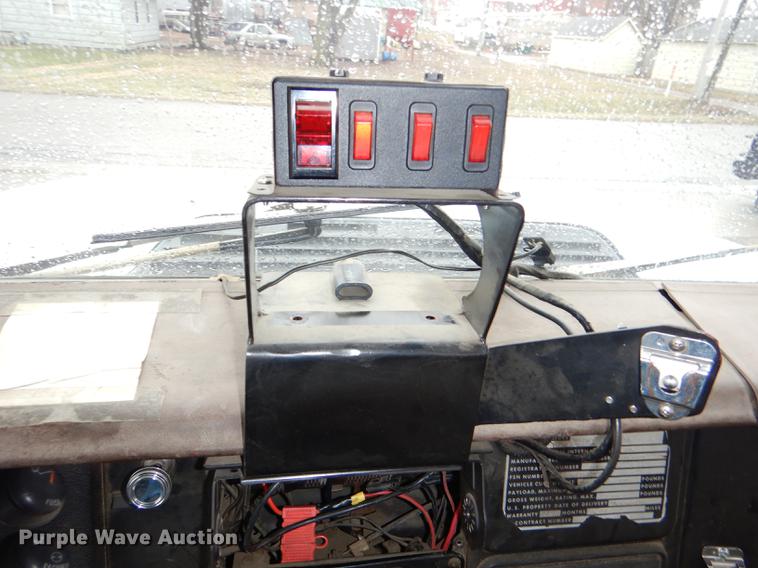 image for item DD8979 1980 International 1854 tank truck