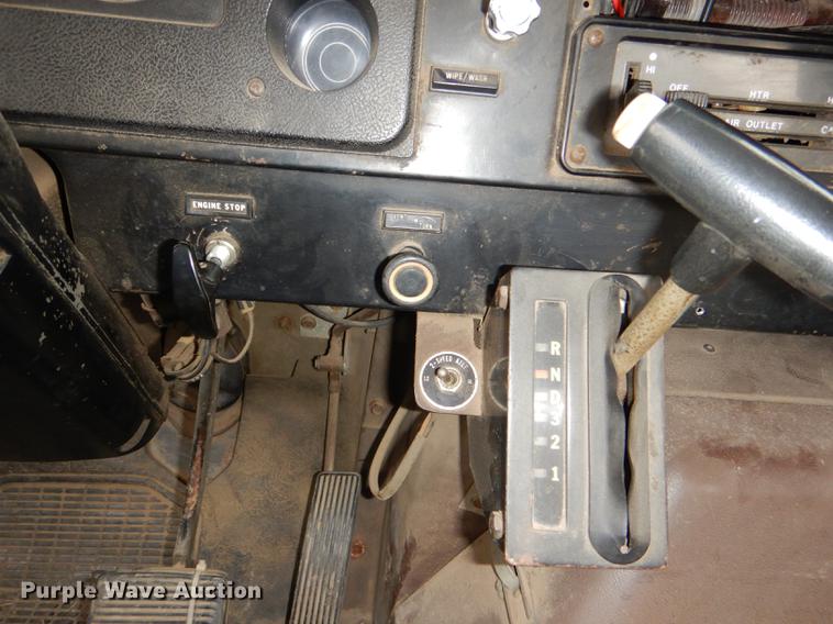 image for item DD8979 1980 International 1854 tank truck