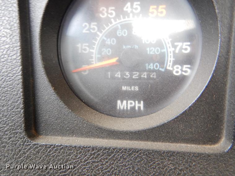 image for item DD8979 1980 International 1854 tank truck