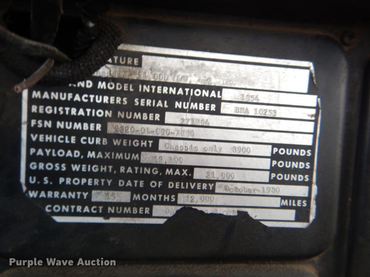 image for item DD8979 1980 International 1854 tank truck