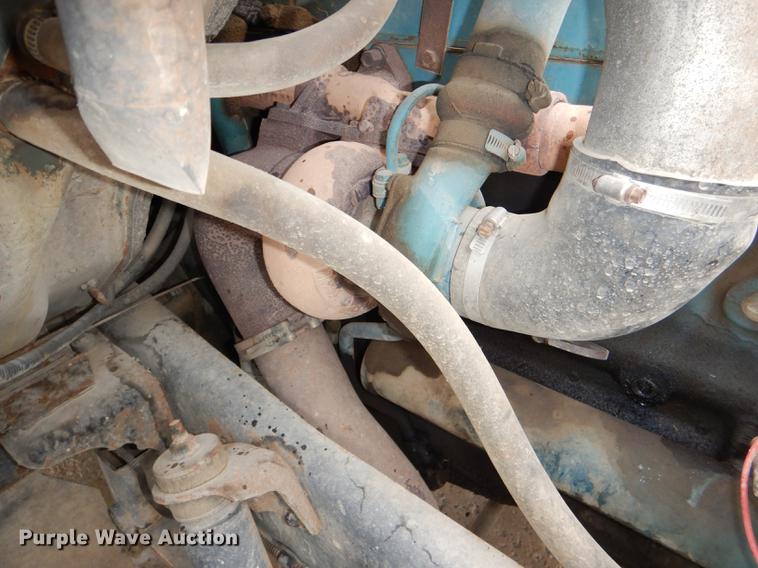 image for item DD8979 1980 International 1854 tank truck