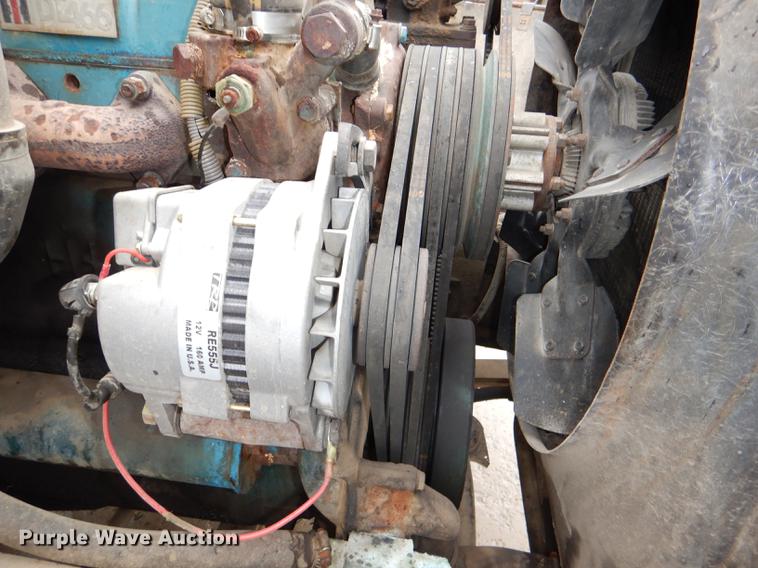 image for item DD8979 1980 International 1854 tank truck