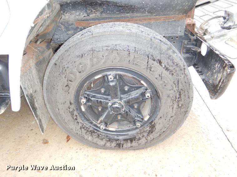 image for item DD8979 1980 International 1854 tank truck