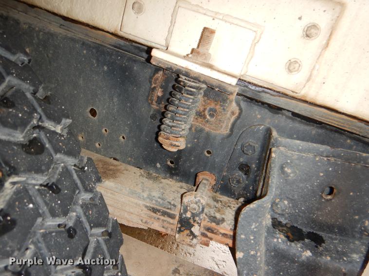 image for item DD8979 1980 International 1854 tank truck