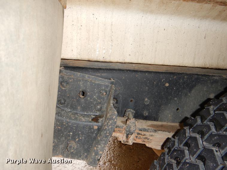 image for item DD8979 1980 International 1854 tank truck