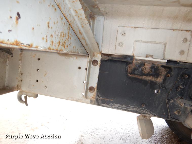 image for item DD8979 1980 International 1854 tank truck