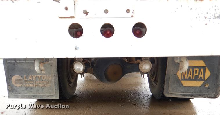 image for item DD8979 1980 International 1854 tank truck