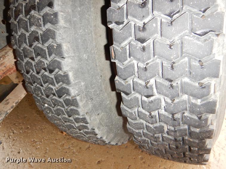 image for item DD8979 1980 International 1854 tank truck