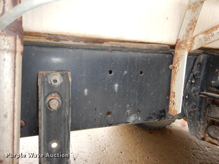 image for item DD8979 1980 International 1854 tank truck