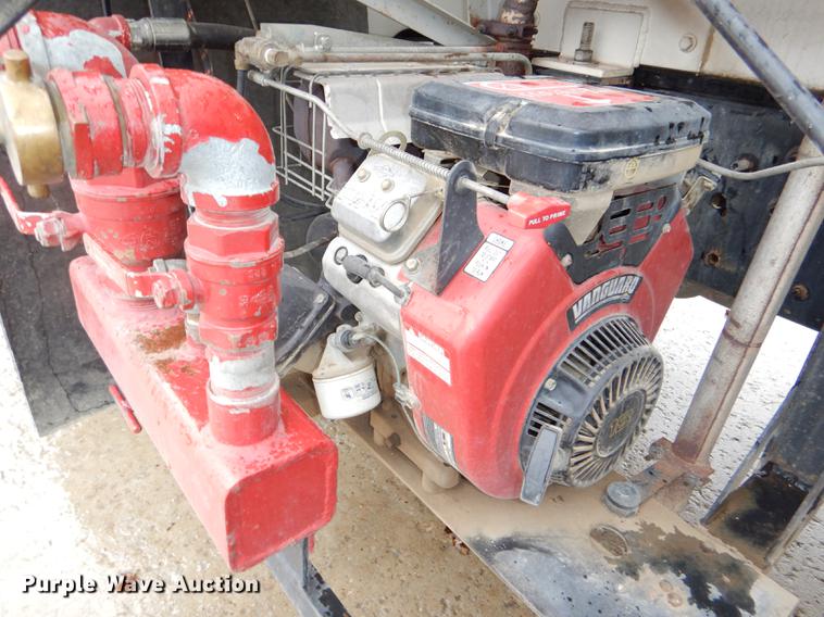 image for item DD8979 1980 International 1854 tank truck