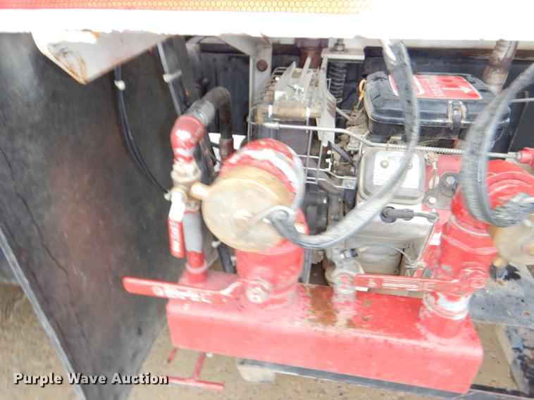 image for item DD8979 1980 International 1854 tank truck