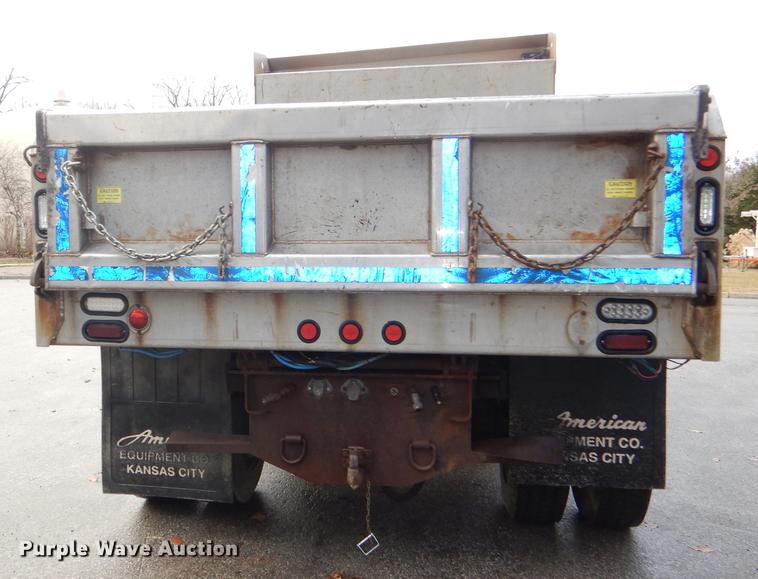 image for item DE0031 2003 International 7400 dump truck