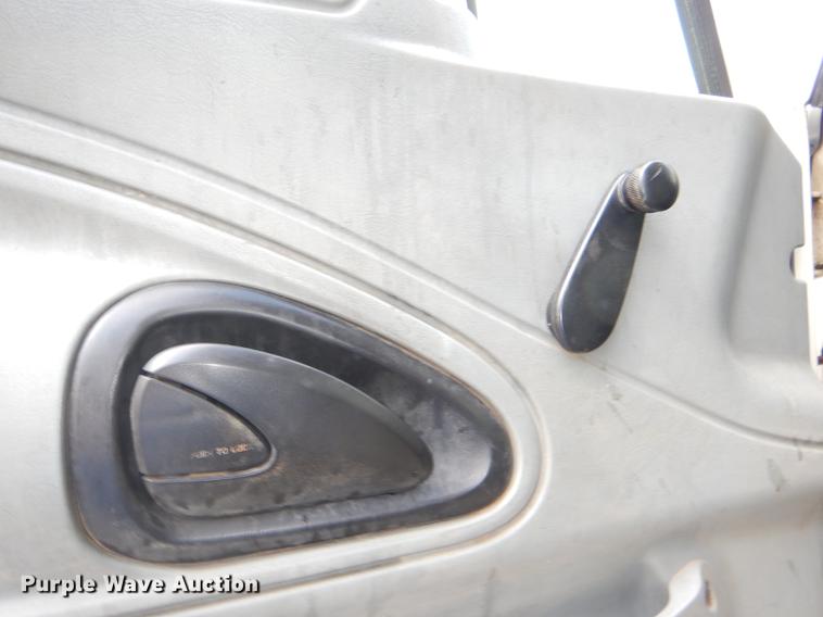 image for item DE0031 2003 International 7400 dump truck