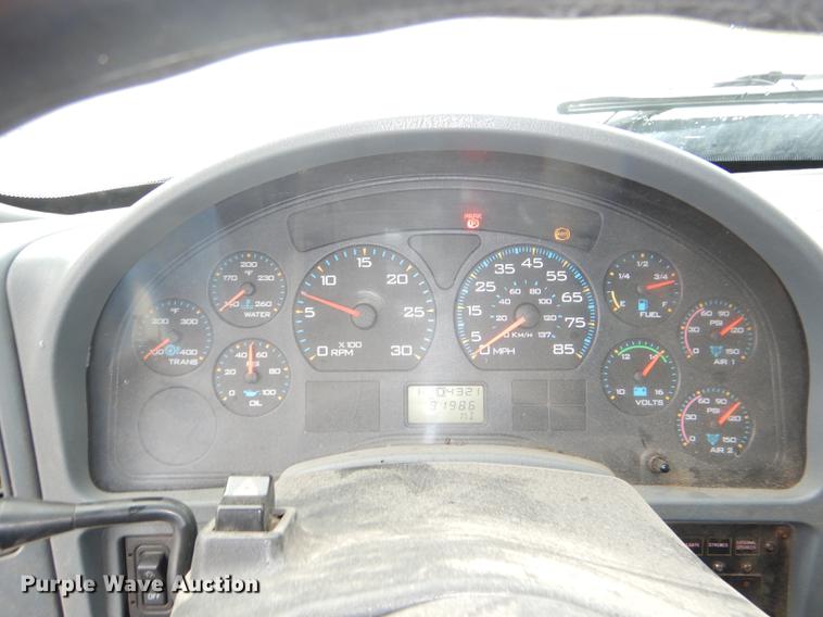 image for item DE0031 2003 International 7400 dump truck