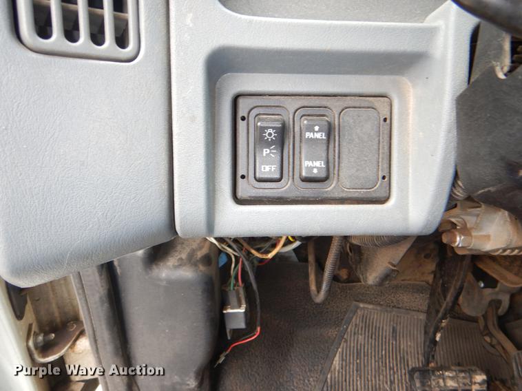 image for item DE0031 2003 International 7400 dump truck