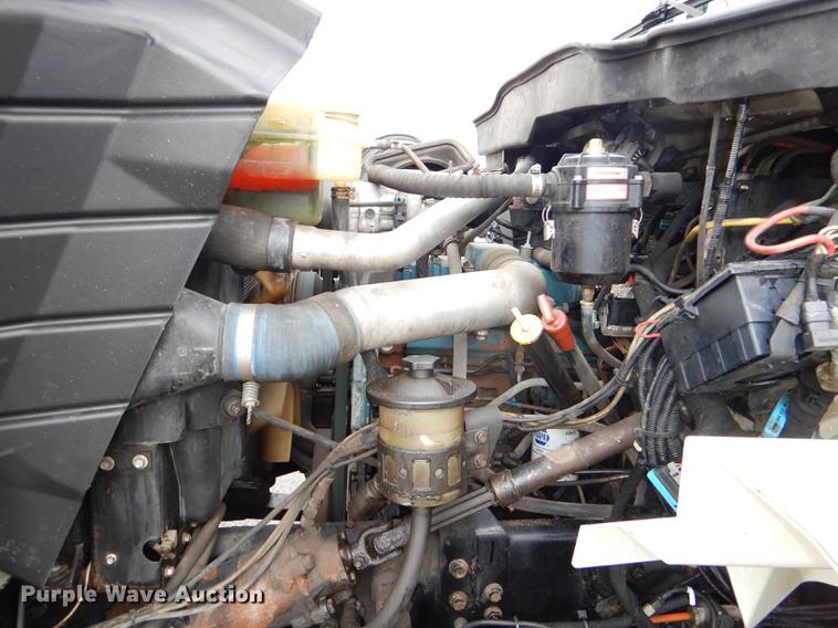 image for item DE0031 2003 International 7400 dump truck