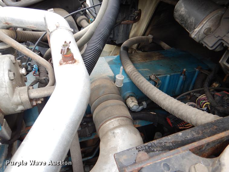 image for item DE0031 2003 International 7400 dump truck