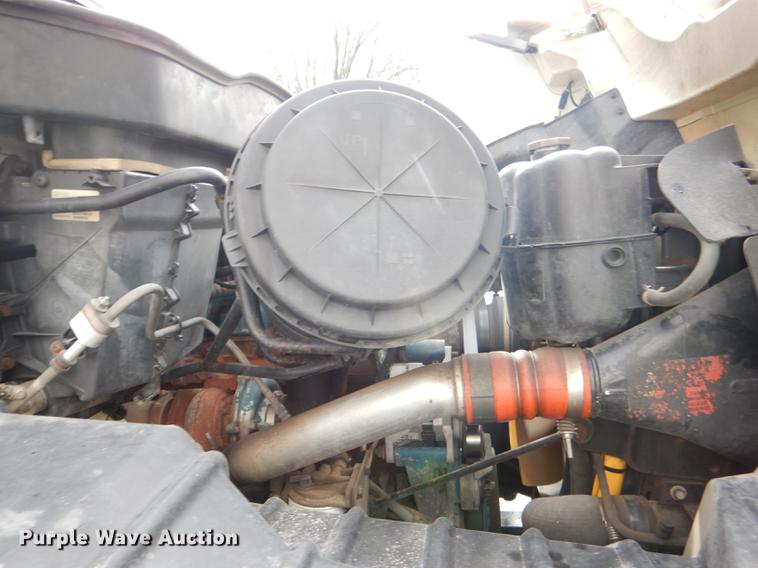 image for item DE0031 2003 International 7400 dump truck