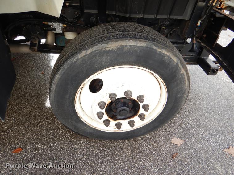 image for item DE0031 2003 International 7400 dump truck