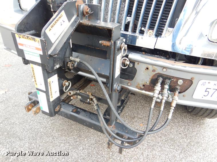 image for item DE0031 2003 International 7400 dump truck