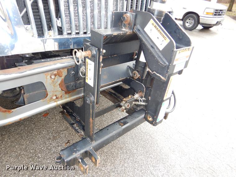 image for item DE0031 2003 International 7400 dump truck