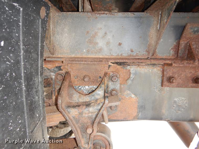 image for item DE0031 2003 International 7400 dump truck