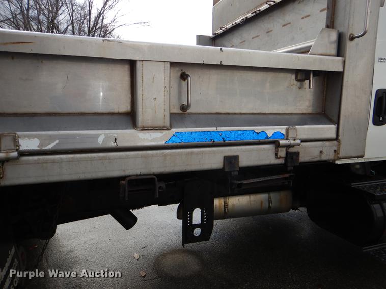 image for item DE0031 2003 International 7400 dump truck