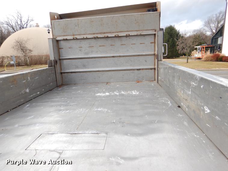 image for item DE0031 2003 International 7400 dump truck