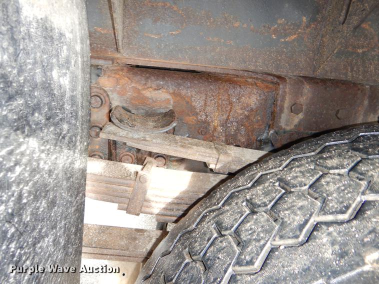 image for item DE0031 2003 International 7400 dump truck